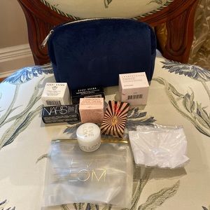 NWT Christian Dior cosmetic case with 8 piece prestige cosmetics